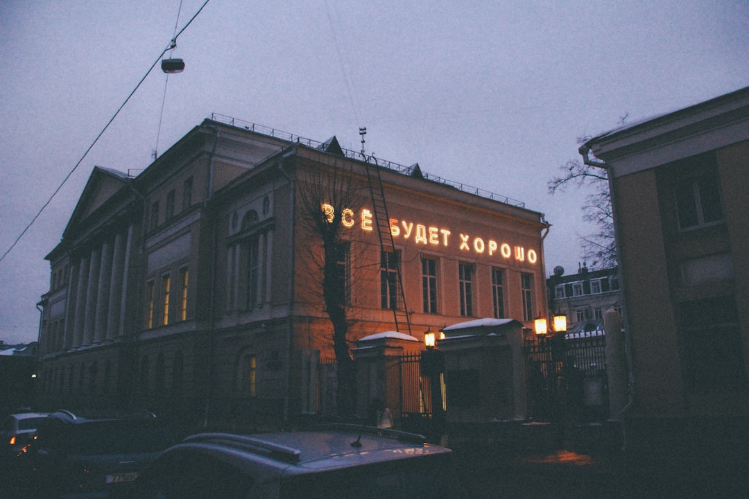 Jaka jest rola reżysera w musicalu?